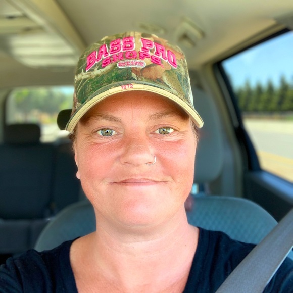 Meet your Posher, Cassandra - Picture 1 of 1